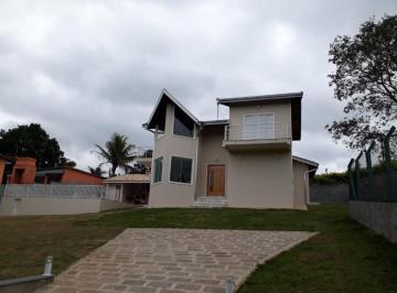 Casa · 300m² · 4 Quartos · 6 Vagas · Casa de campo de alto padrão