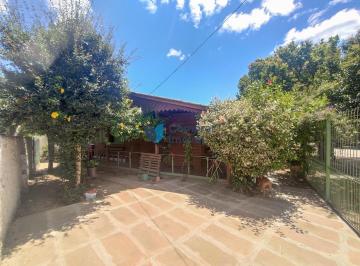 Casa · 140m² · 5 Quartos · 3 Vagas · Terreno de esquina com duas casas no bairro Aberta dos morros / Hípica
