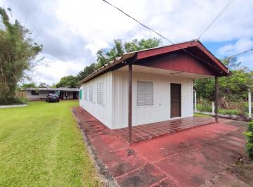 Casa · 240m² · 3 Quartos · 5 Vagas · Casa em terreno 20x90, com piscina e campo em Lami - Porto Alegre/RS