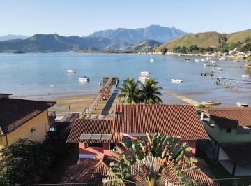 Casa · 350m² · 4 Quartos · 3 Vagas · Linda casa pé na areia com deck para lancha em Angra