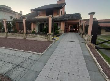 Casa · 5 Quartos · Casa à venda em Imbé, Centro - Com piscina e suíte master