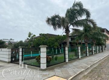 Apartamento · 3 Quartos · 4 Vagas · Sobrado com 03 dormitório,  quiosque e piscina em Tramandaí