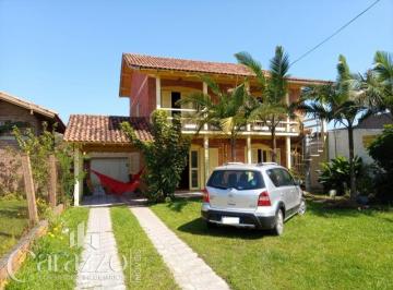 Apartamento · 250m² · 6 Quartos · 4 Vagas · Sobrado de 6 dormitorios no centro de Tramandaí