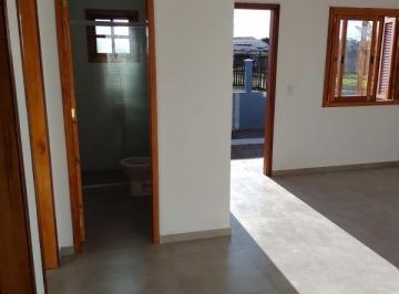 Apartamento · 65m² · 3 Quartos · CASA EM REGIÃO DE MORADORES EM TRAMANDAÍ