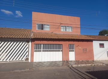 Casa de 4 quartos, Gama · Excelente sobrado com 4 quartos, suite, 02 vagas de garagem.
