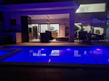 Photo_0 ·
Casa com 4 quartos, 264 m², à venda por R$ 2.200.000 - Santo Antônio - Niterói/RJ