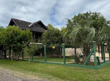 Apartamento · 200m² · 4 Quartos · SOBRADO PRÓXIMO DO MAR