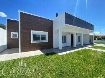 Apartamento · 180m² · 3 Quartos · 1 Vaga · CASA EM REGIÃO DE MORADORES EM IMBÉ