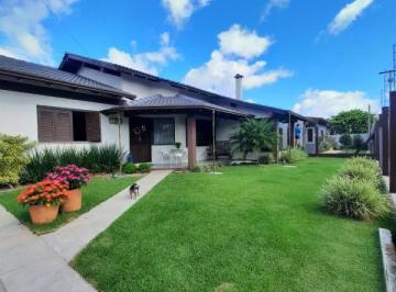 Apartamento · 222m² · 4 Quartos · 2 Vagas · Casa de alto padrão no centro de Tramandaí