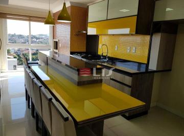 b60a1f0c8cf6c70d7699c539e65265025c7047e4 · Belíssima cobertura de andar inteiro com vista panorâmica. Com uma decoração profissional e planejad