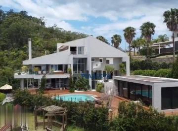 986817735a9f44c81033a9de6fe89298a6a71a2e · Casa mobiliada no condomínio náutico St Barth Cacupé