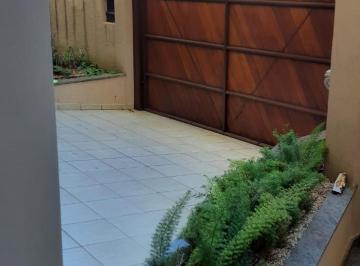 Casa de 4 quartos, Bragança Paulista · Op. ÚNICA: Excelente Casa com 4 quartos (2 suítes) no Jd. Santa Rita de Cassia