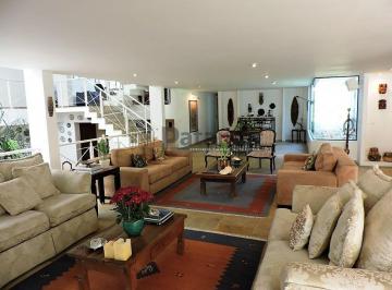 Casa com 5 suítes à venda na Granja Viana · Casa com 5 suítes à venda na Granja Viana