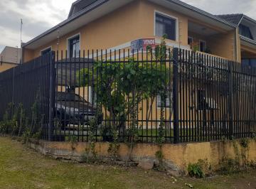 Casa · 224m² · 3 Quartos · 3 Vagas · Sobrado Padrão para Venda em Capão Raso Curitiba-PR