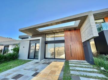 Casa · 3 Quartos · 2 Vagas · Casa à venda de 3 (três) dormitórios, 150m² por R$ 1.390,000,00 no Condomínio Blue - Xangri-lá /RS