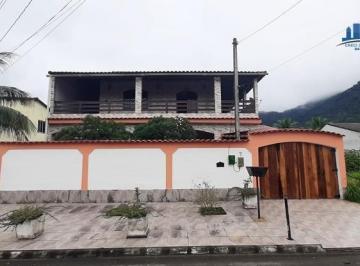 Foto 01 · Casa com muito quintal e piscina no condomínio Frontal das Ilhas