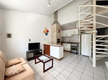 Apartamento · 62m² · 2 Quartos · 1 Vaga · Casa mobiliada com 2 suítes para locação por R$ 2.400,00 - Bairro Água Verde - Blumenau/SC.