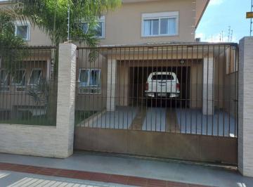 Casa · 477m² · 4 Quartos · 4 Vagas · Casa à venda em Londrina, Champagnat, com 4 suítes, com 477.45 m²