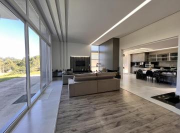 Casa · 378m² · 3 Quartos · 7 Vagas · 
                                Casa Condomínio Colina | 03 dormitórios | Linha 40
                
