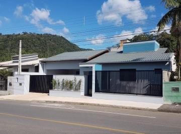 Casa · 153m² · 3 Quartos · 2 Vagas · Casa 3 Quartos com Suíte, Piscina e Churrasqueira em Jaraguá do Sul – Aceita Financiamento