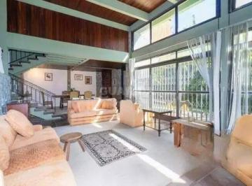 Casa · 318m² · 3 Quartos · 2 Vagas · Casa residencial com 3 dormitórios e 4 vagas de garagem no bairro Boa Vista
