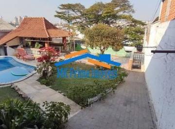 Casa · 350m² · 3 Quartos · 3 Vagas · Casa Térrea com 350m² com 2 dormitórios na Vila Yolanda.