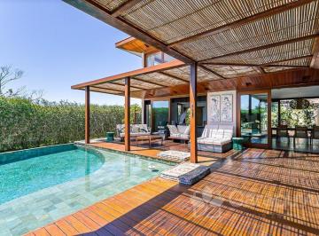 Casa · 574m² · 5 Quartos · 3 Vagas · Casa com Projeto Assinado por Ivo Mareines e Terreno de 1.470 m² no Condomínio Vilas do Porto