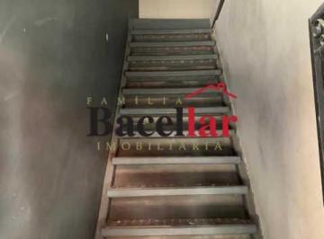 Comercial · 30m² · Sobreloja : / Comercial / São Cristóvão