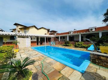 Imagem do Imóvel · Apenas 300 metros do mar. Casa residencial térrea para locação por diária.