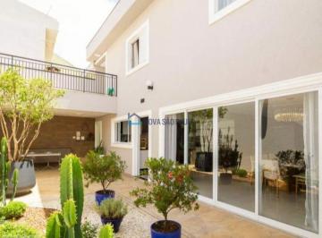 Casa · 250m² · 3 Quartos · 5 Vagas · Sobrado Jardim da Saúde com 03 Suítes e 05 Vagas.