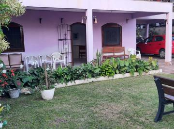Casa de 2 quartos, Cabo Frio · Casa Térrea Semi Mobiliada c/ 2 Qtos. / Vaga Coberta e Churrasqueira