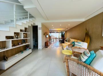 Imagem do Imóvel · Casa em condomínio na avenida da praia, a 50 metros do mar.