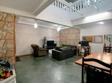 Casa · 177m² · 5 Quartos · 2 Vagas · Casa Assobradada a Venda com 05 Quartos 04 banheiros