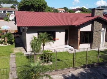 Casa · 340m² · 2 Quartos · 2 Vagas · Casa muito bem localizada a venda em Igrejinha