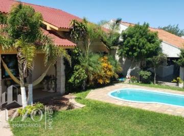 Apartamento · 150m² · 4 Quartos · 1 Vaga · CASA COM PISCINA EM NOVA TRAMANDAÍ