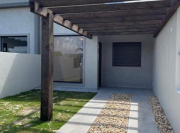 Apartamento · 76m² · 2 Quartos · 1 Vaga · Geminado com 02 Dormitórios em Tramandaí