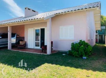 Apartamento · 137m² · 3 Quartos · CASA PRÓXIMO AO MAR EM TRAMANDAÍ