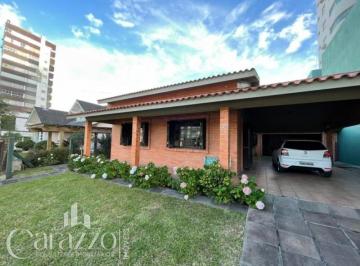 Apartamento · 209m² · 3 Quartos · casa de 03 dormitórios no centro de tramandaí