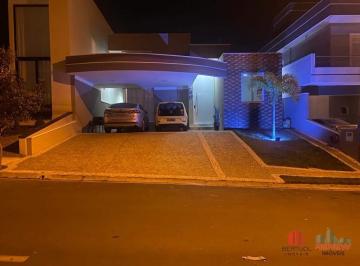 Casa · 170m² · 3 Quartos · 4 Vagas · Casa térrea a venda no Condomínio Residencial Villa do Sol em Valinhos.