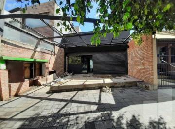 Comercial · 200m² · 3 Vagas · Amplo imóvel com vão livre e varanda para Pacaembu. 3 vagas