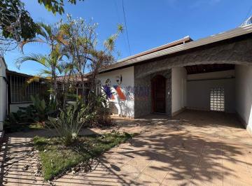 Casa · 206m² · 3 Quartos · 4 Vagas · Casa para Locação com 3 Quartos, Suíte, Piscina e Área Gourmet