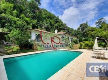 a5feccb727b809cd52f654820a6444a30476dcf4 · Luxuosa e Imponente Propriedade, em Altíssimo Padrão, com 4 Quartos (1 Suíte Máster), Área Gourmet c