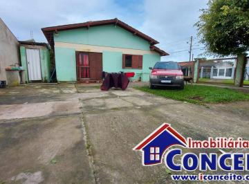 Casa de 4 quartos, Imbé · XC1061 - Linda residência com 4 dormitórios em região de moradores no Centro