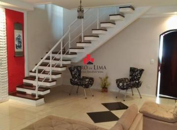 Casa · 280m² · 3 Quartos · 5 Vagas · Sobrado frontal com 3 dormitórios sendo 1 suíte e 5 vagas
