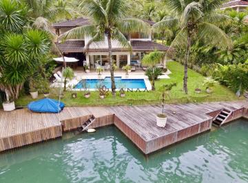 Casa · 400m² · 6 Quartos · 3 Vagas · Linda casa de canal no frade, de 6 suítes, com piscina, em Angra!