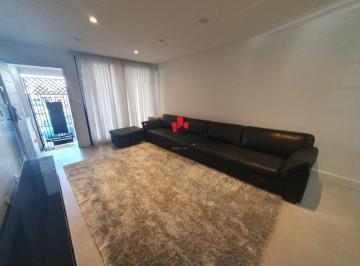 Casa · 160m² · 3 Quartos · 1 Vaga · Charmosa casa de vila no Tatuapé, moderna e reformada, com 140m², 3 dormitórios e 1 vaga.