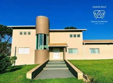 cc578bc2780999388d996e032edd97ac049f034c · Lindo sobrado à venda, com 276m2, com vista incrível para um vale.