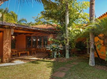 Casa · 309m² · 4 Quartos · 2 Vagas · Linda casa térrea, localizada em rua tranquila e arborizada!