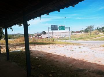 Comercial de 3 quartos, Araruama · Loja c/salão, cozinha, desp. 2 banheiros de frente a rodovia perto da Via Lagos