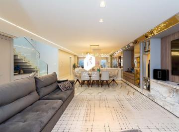 Casa · 325m² · 3 Quartos · 4 Vagas · Casa mobiliada em condomínio, com 03 suítes e 04 vagas cobertas!
